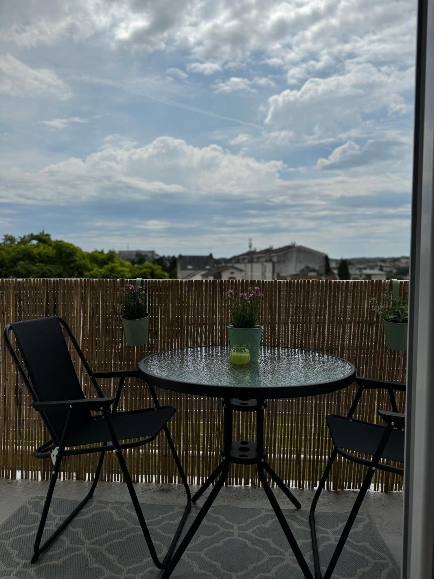 Appartement Chaleureux Et Spacieux T3 ลิมอจส์ ภายนอก รูปภาพ