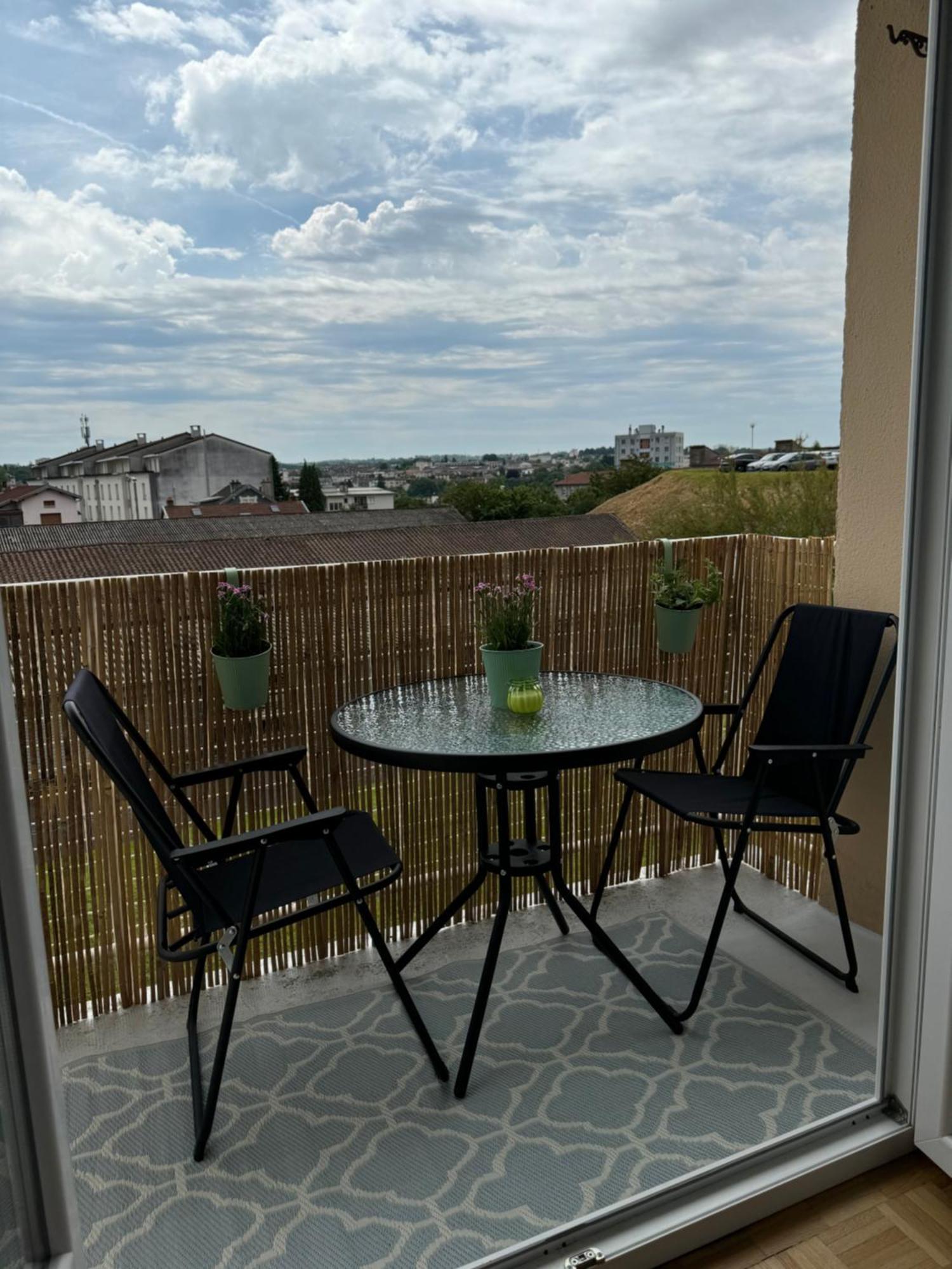 Appartement Chaleureux Et Spacieux T3 ลิมอจส์ ภายนอก รูปภาพ