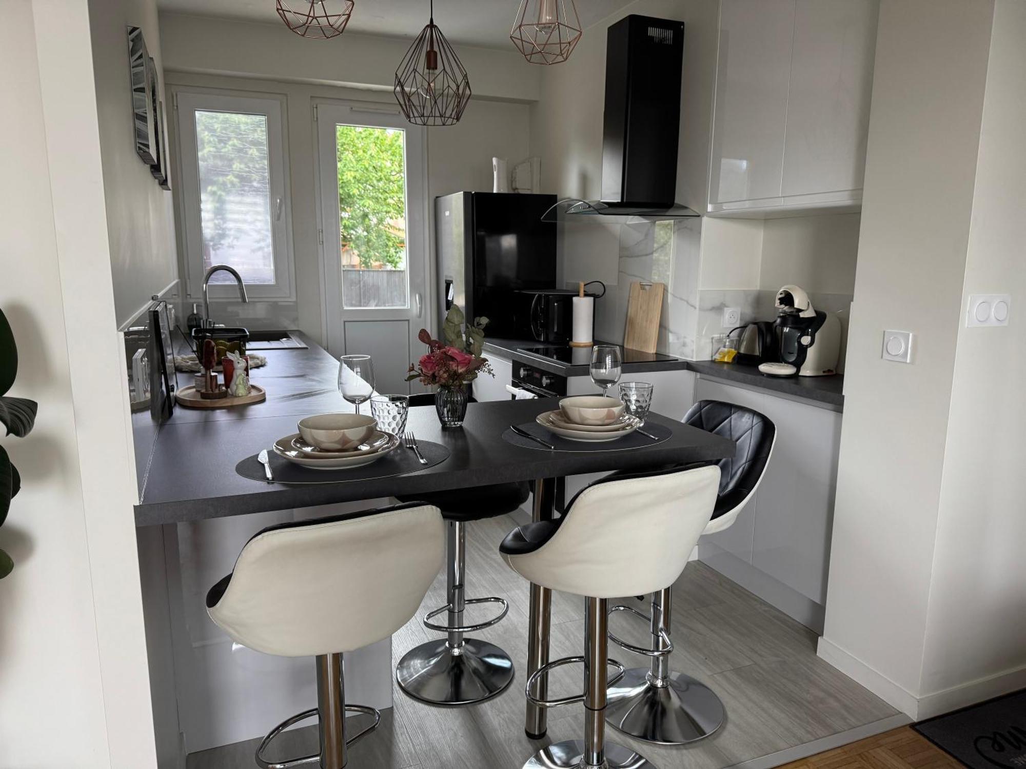 Appartement Chaleureux Et Spacieux T3 ลิมอจส์ ภายนอก รูปภาพ